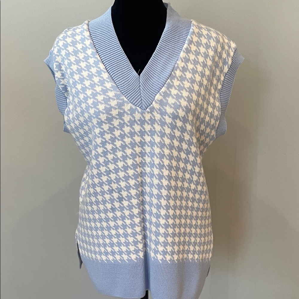 Light Blue & White Houndstooth V-Neck Sweater Vest oversized small like new